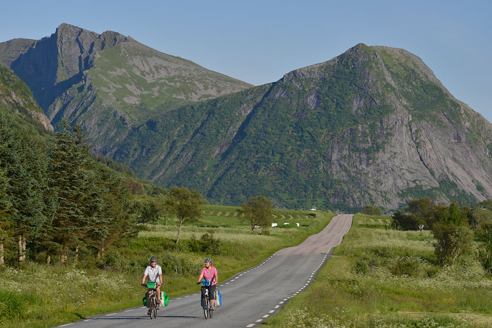 helgelandkueste-norwegen-fahrrad-berg.jpg