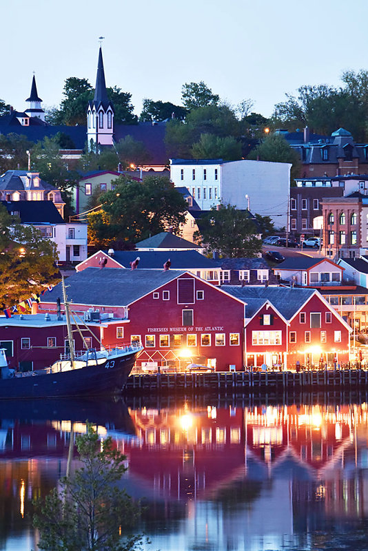 Lunenburg-Nova-Scotia.jpg